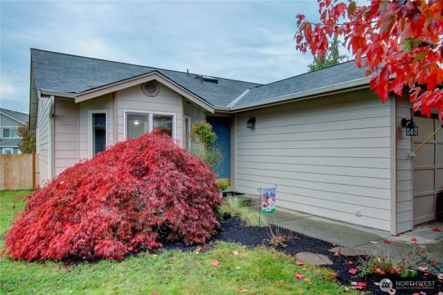 Property photo for 17728 27th Avenue Ne, Marysville photo 3