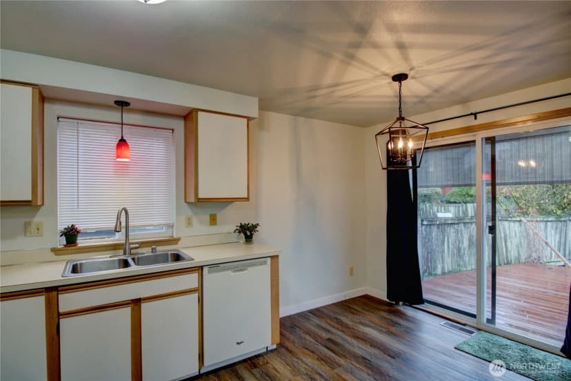 Property photo for 17728 27th Avenue Ne, Marysville photo 12
