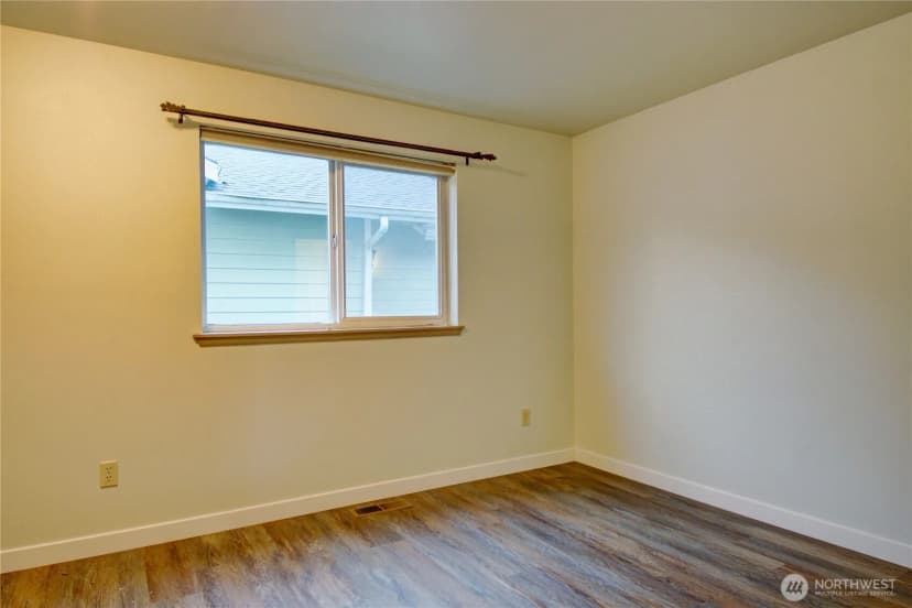 Property photo for 17728 27th Avenue Ne, Marysville photo 16
