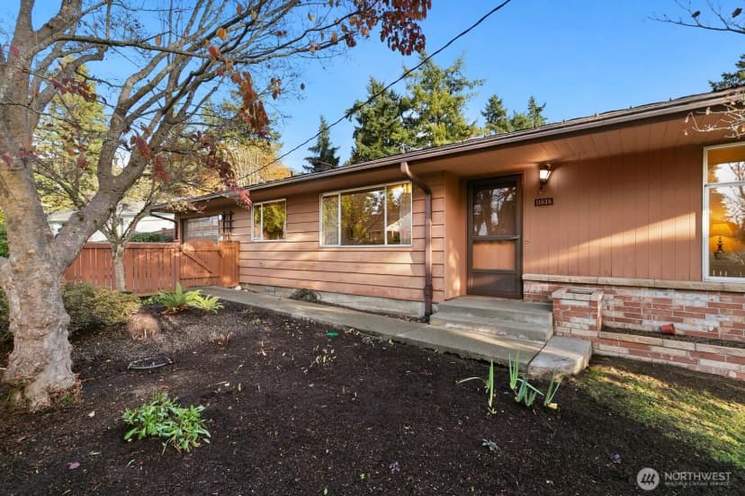 Property photo for 11838 18th Avenue Sw, Burien photo 2