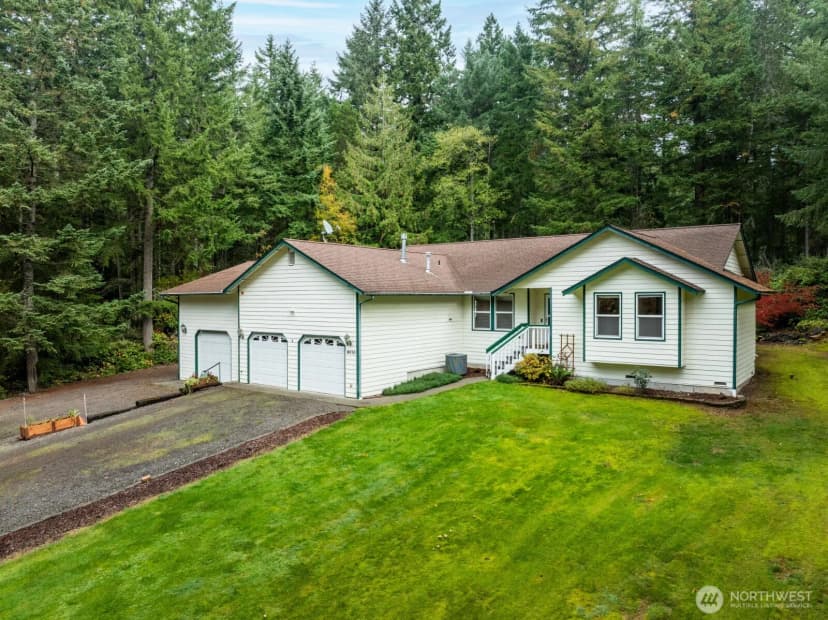 Property photo for 8010 Chagnon Pl Nw, Silverdale photo 2