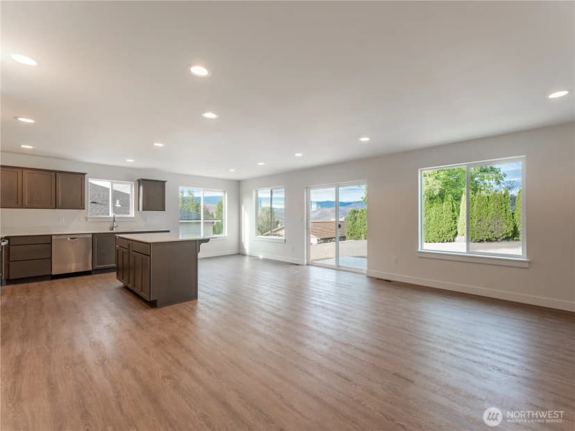 Property photo for 2340 2nd Street Se, East Wenatchee photo 10