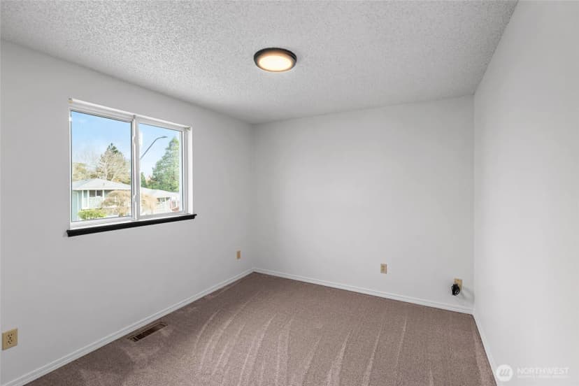 Property photo for 807 Wayne Drive, Centralia photo 25