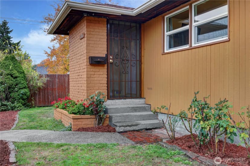 Property photo for 3906 S Morgan Street, Seattle photo 2