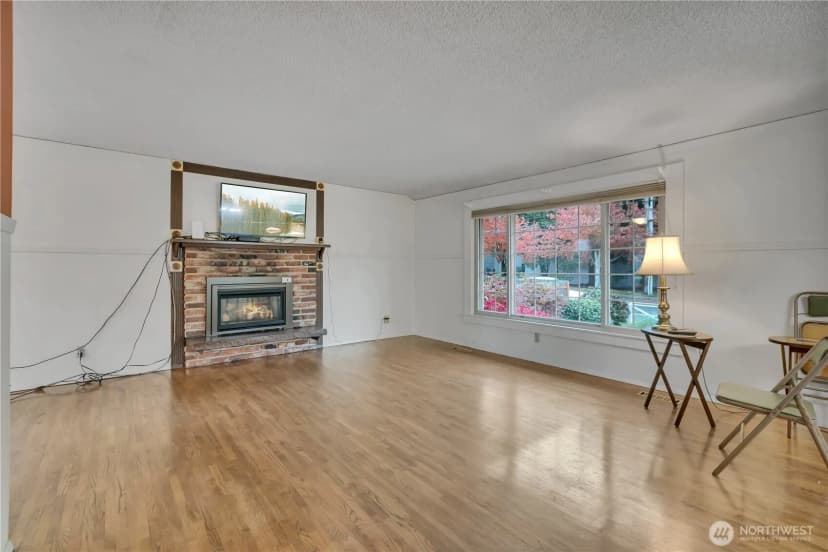 Property photo for 19227 8th Avenue S, Des Moines photo 6