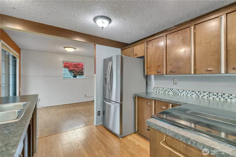 Property photo for 19227 8th Avenue S, Des Moines photo 13