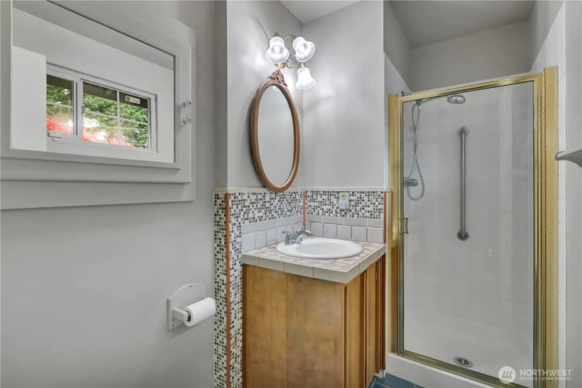 Property photo for 19227 8th Avenue S, Des Moines photo 19