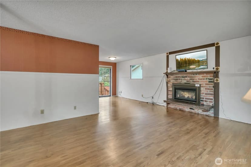 Property photo for 19227 8th Avenue S, Des Moines photo 7