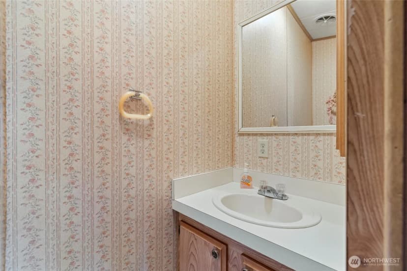 Property photo for 1008 Warner Street, Sedro Woolley photo 25
