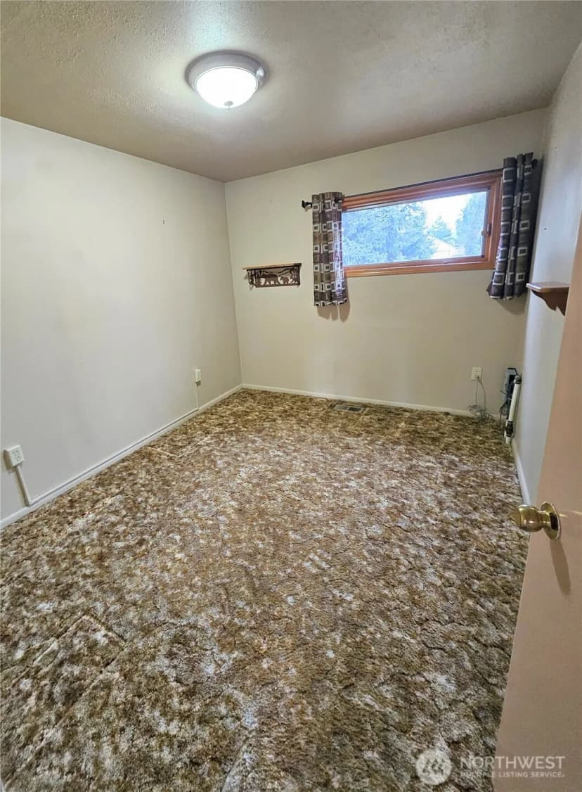 Property photo for 319 Oak Street, Omak photo 15
