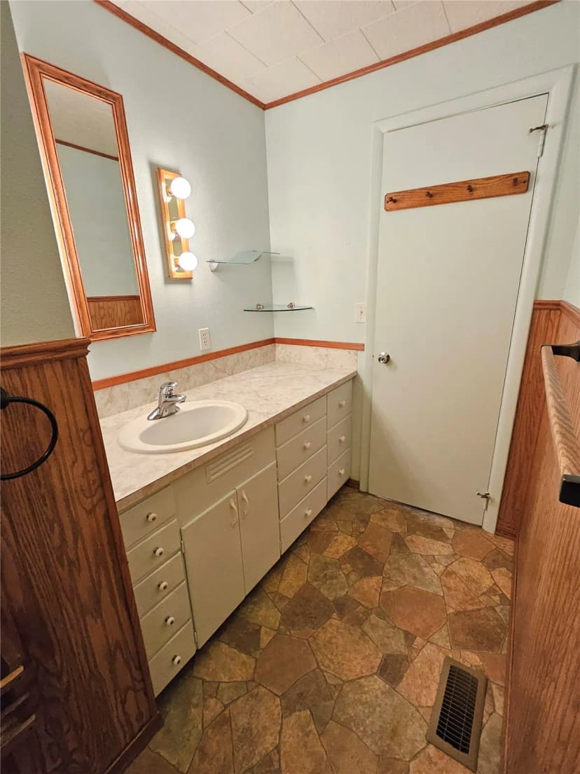 Property photo for 319 Oak Street, Omak photo 17