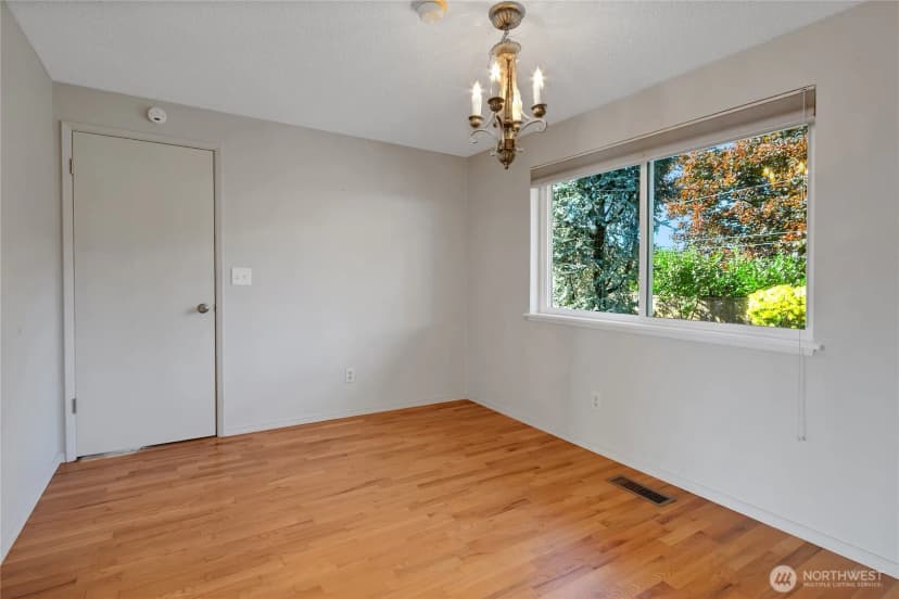 Property photo for 5002 66th Avenue W, University Place photo 11