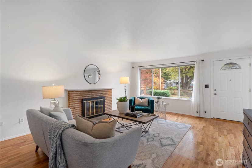 Property photo for 5561 16th Avenue S, Seattle photo 3