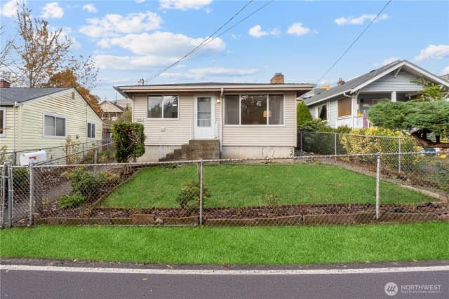 Property photo for 5561 16th Avenue S, Seattle