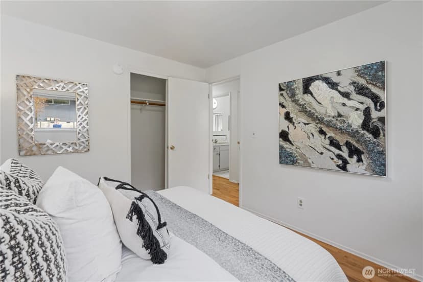 Property photo for 5561 16th Avenue S, Seattle photo 8