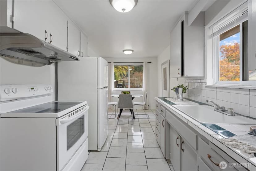 Property photo for 5561 16th Avenue S, Seattle photo 6