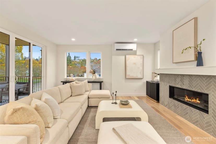 Property photo for 3222 W Bertona Street, Seattle photo 8