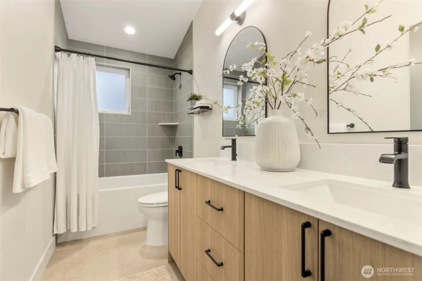 Property photo for 3222 W Bertona Street, Seattle photo 27