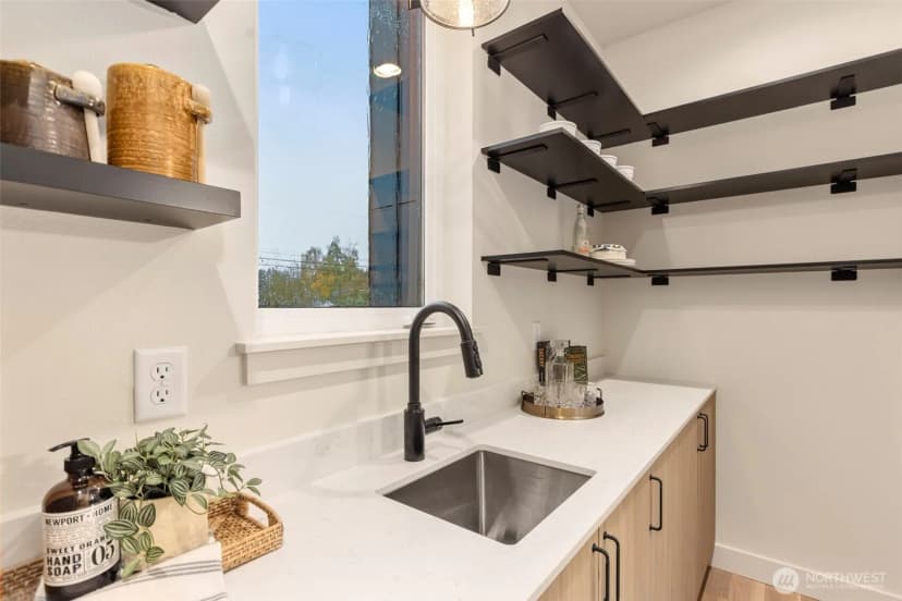 Property photo for 3222 W Bertona Street, Seattle photo 13