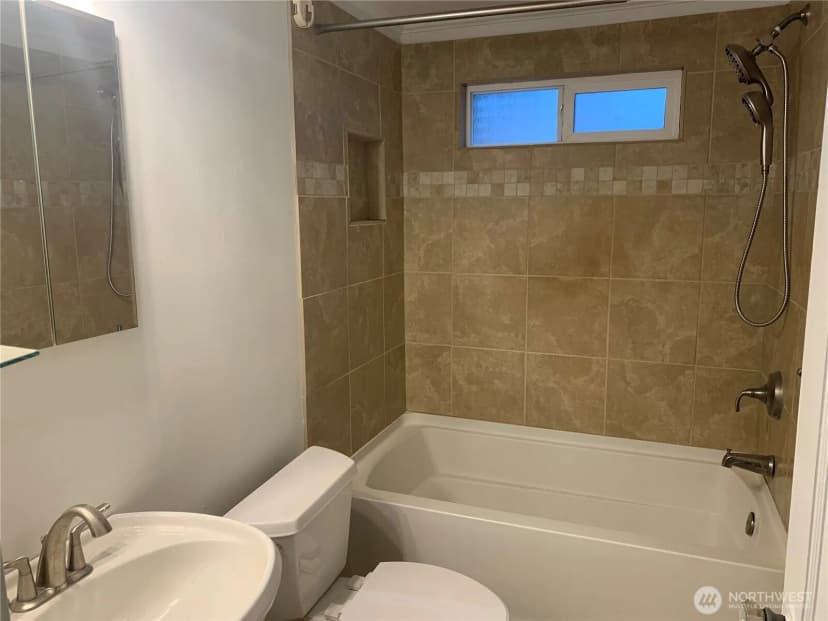 Property photo for 12811 128th Avenue S, Burien photo 14
