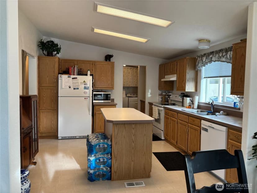 Property photo for 8370 Harborview Road #7, Blaine photo 7