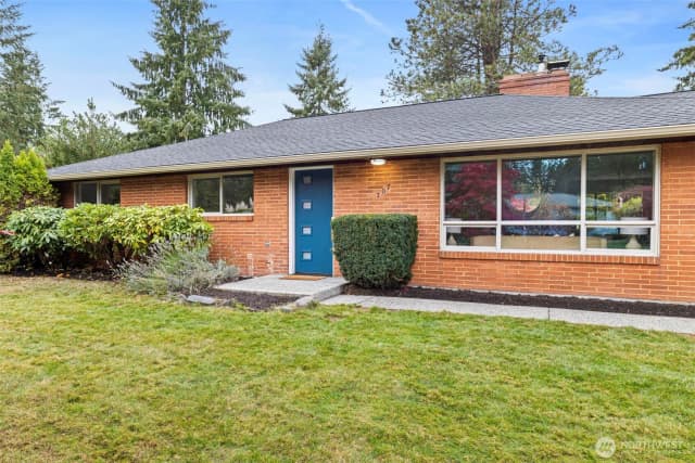 Property photo for 707 48th Street Se, Everett photo 2