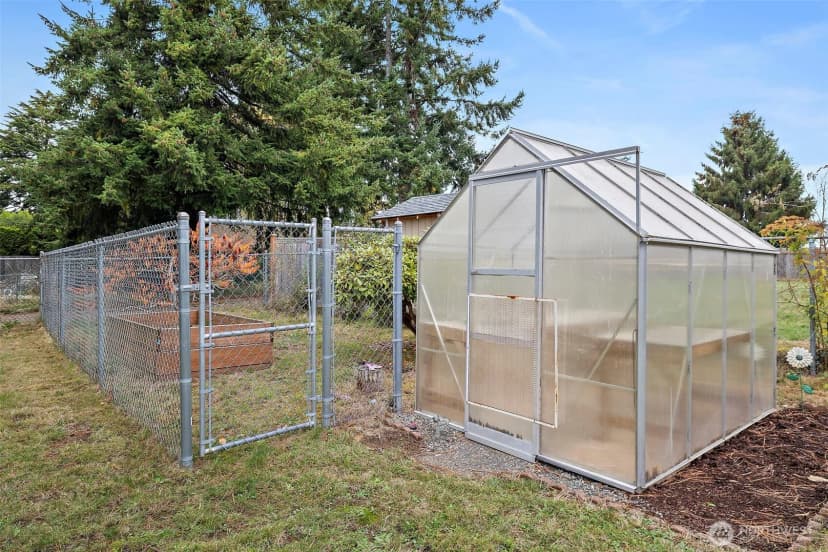 Property photo for 707 48th Street Se, Everett photo 34