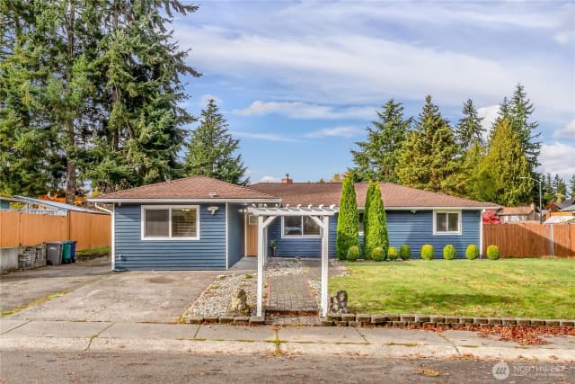 Property photo for 1701 104th Place Sw, Everett photo 2