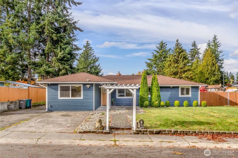Property photo for 1701 104th Place Sw, Everett photo 2