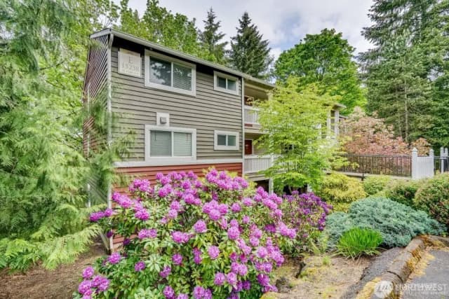 Property photo for 15238 Se 43rd Court #e301, Bellevue photo 2