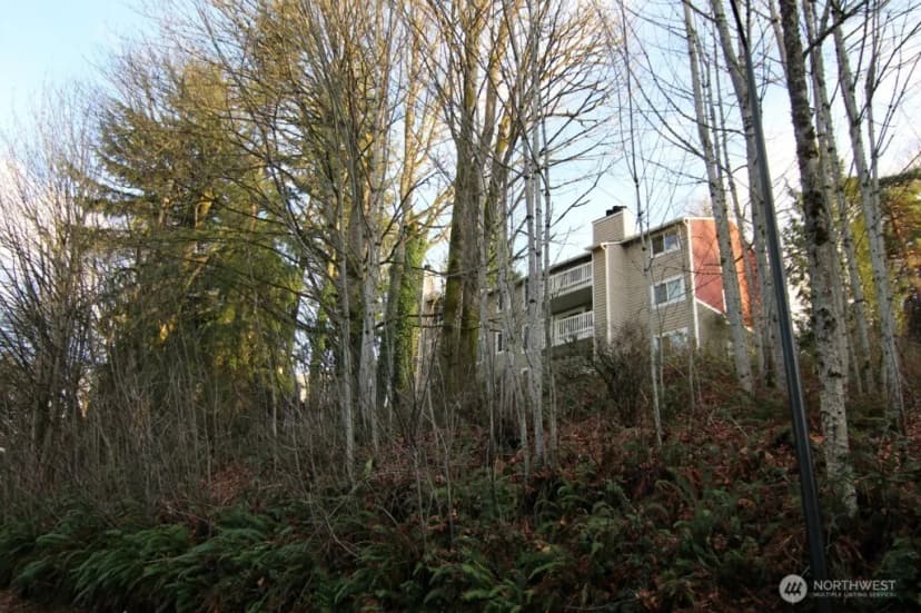 Property photo for 15238 Se 43rd Court #e301, Bellevue photo 9