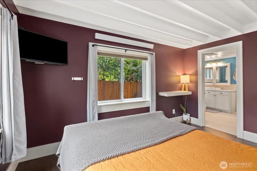 Property photo for 14034 2nd Avenue Nw #b, Seattle photo 14