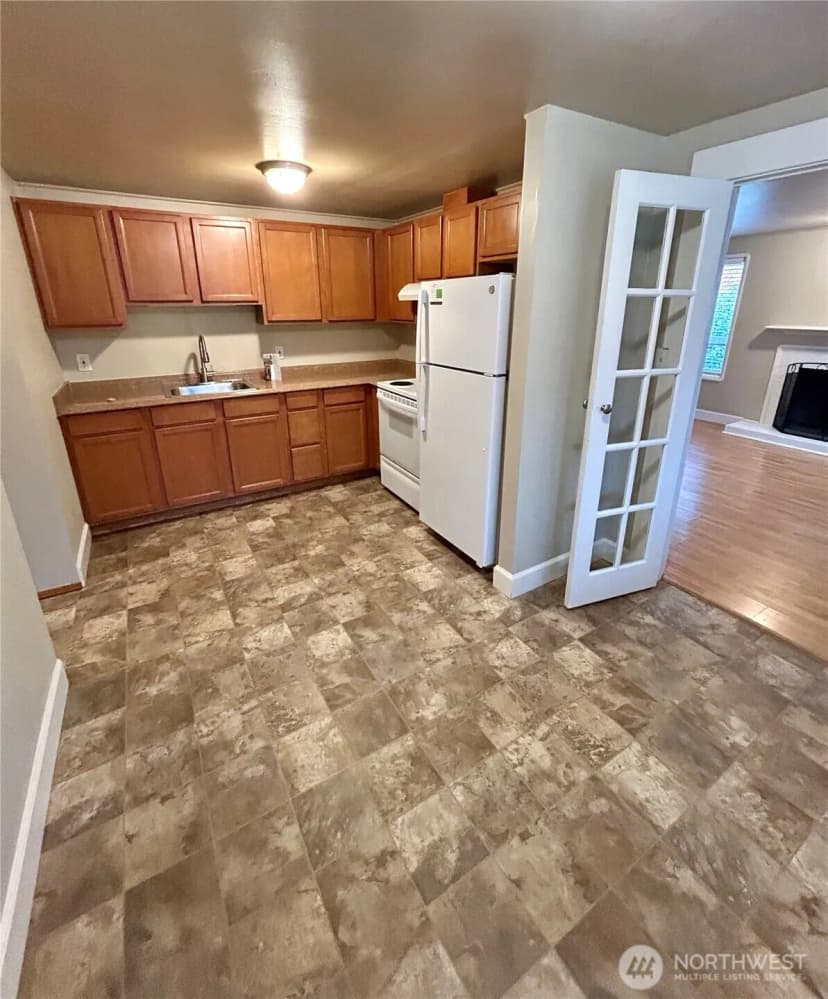 Property photo for 18303 9th Avenue Ne, Shoreline photo 5