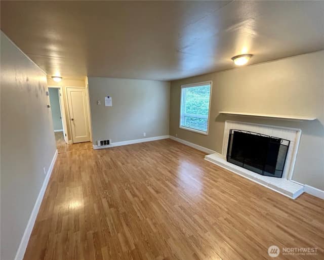 Property photo for 18303 9th Avenue Ne, Shoreline photo 2