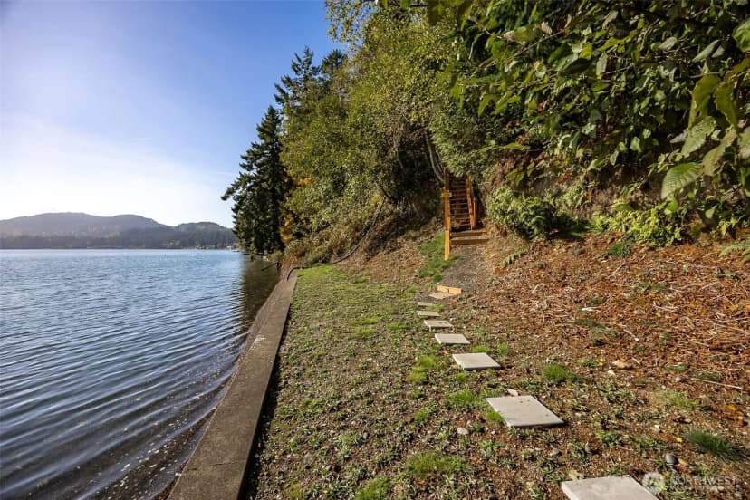 Property photo for 5611 Sunrise Beach Road Nw, Olympia photo 6