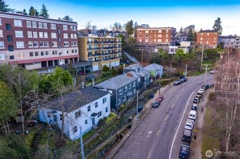 Property photo for 1809 5th Avenue N, Seattle photo 7