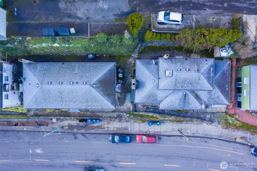 Property photo for 1809 5th Avenue N, Seattle photo 9