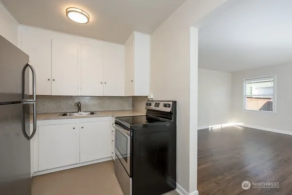 Property photo for 1809 5th Avenue N, Seattle photo 24