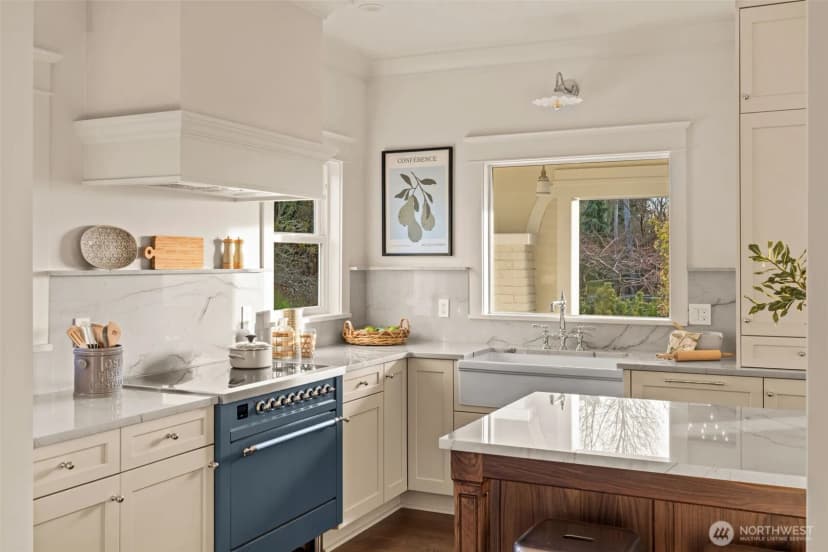 Property photo for 902 W Blaine Street, Seattle photo 11