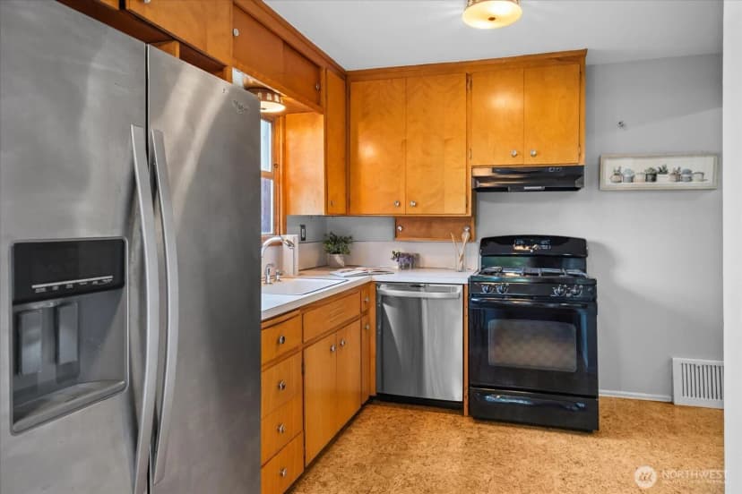 Property photo for 1742 Ne 89th Street, Seattle photo 9