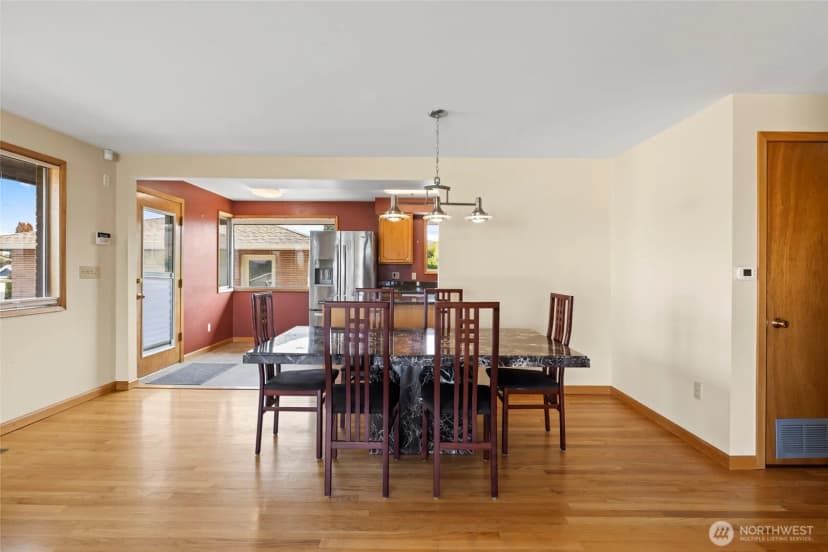 Property photo for 1307 26th Street, Anacortes photo 10