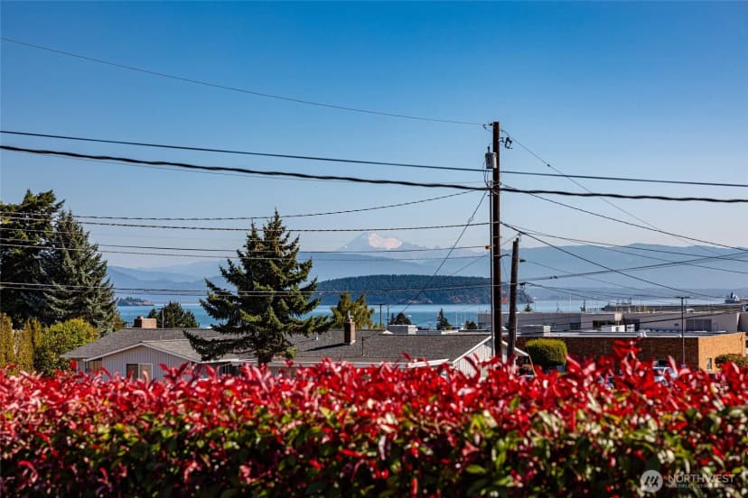 Property photo for 1307 26th Street, Anacortes photo 3