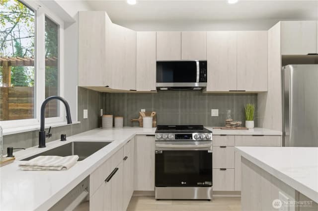 Property photo for 11831 59th Avenue S #c, Seattle photo 5