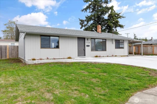 Property photo for 1768 Se 2nd Court, Oak Harbor photo 2