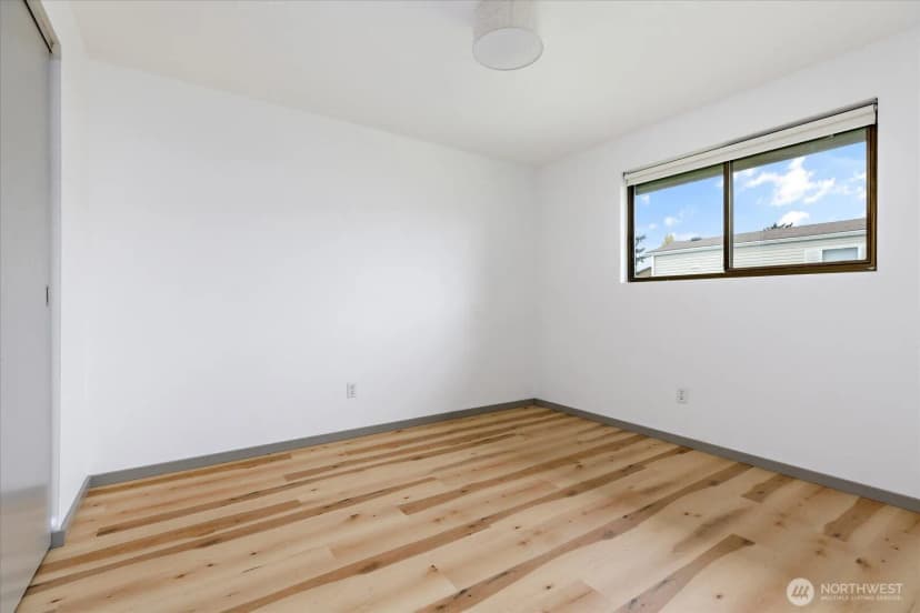 Property photo for 1768 Se 2nd Court, Oak Harbor photo 18