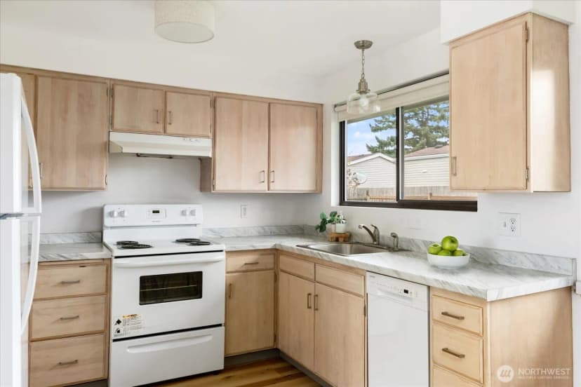 Property photo for 1768 Se 2nd Court, Oak Harbor photo 6