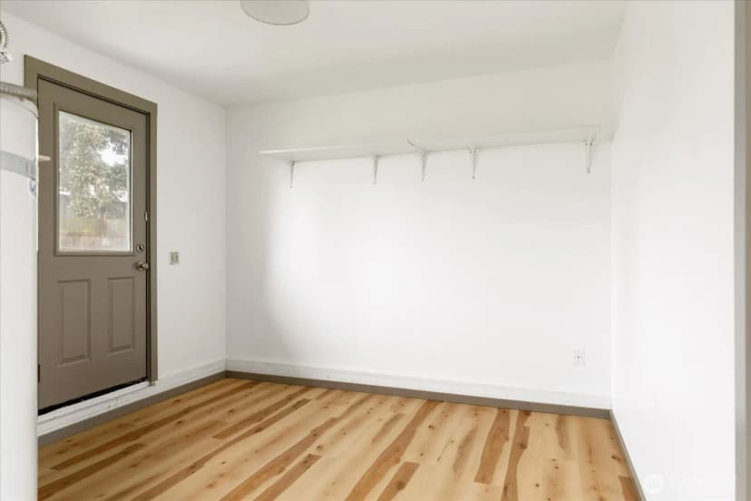 Property photo for 1768 Se 2nd Court, Oak Harbor photo 10