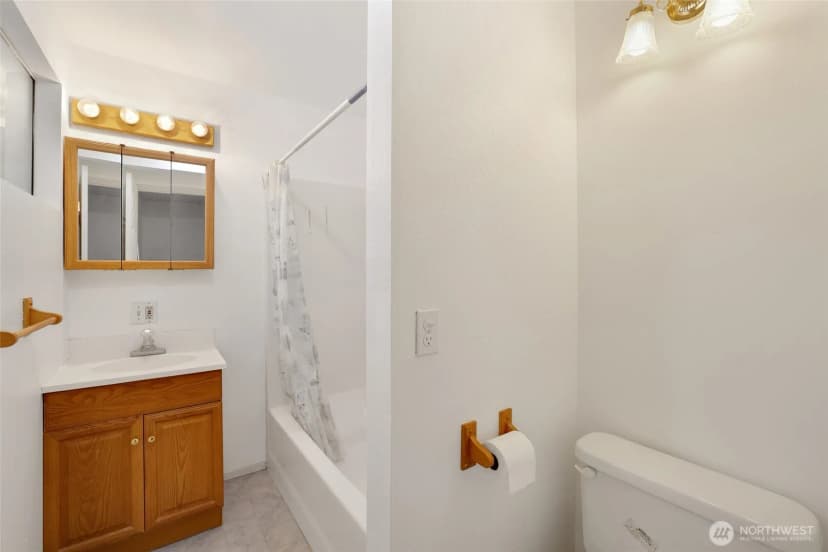 Property photo for 11824 Se 253rd Street, Kent photo 19