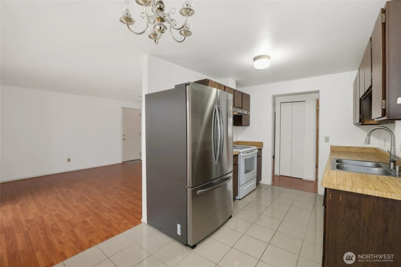 Property photo for 11824 Se 253rd Street, Kent photo 10