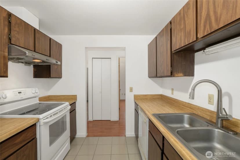 Property photo for 11824 Se 253rd Street, Kent photo 12